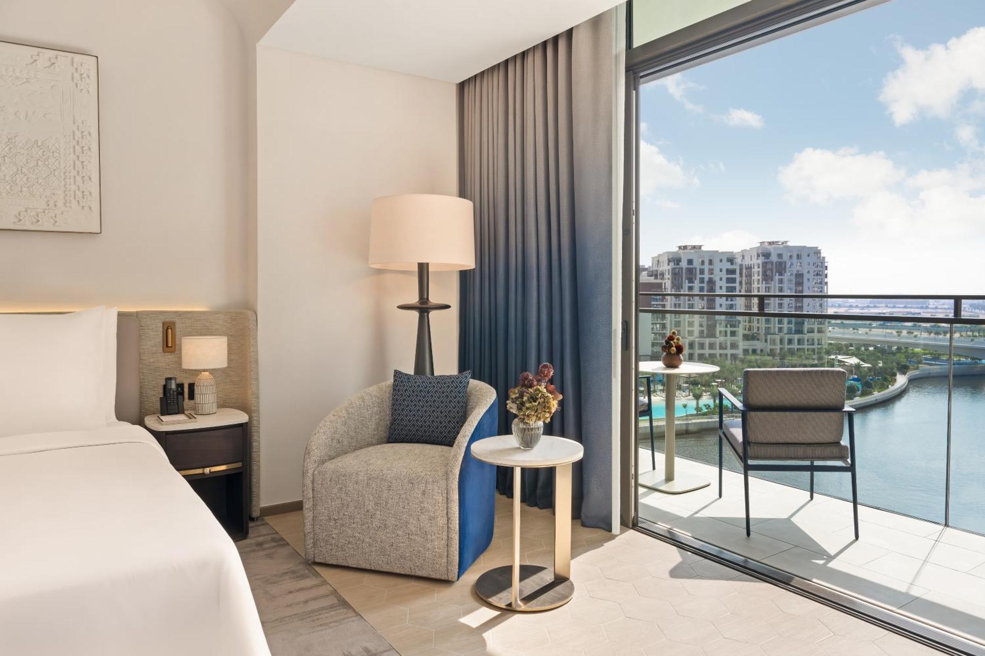 Palace Dubai Creek Harbour Exterior foto A guest room at the hotel