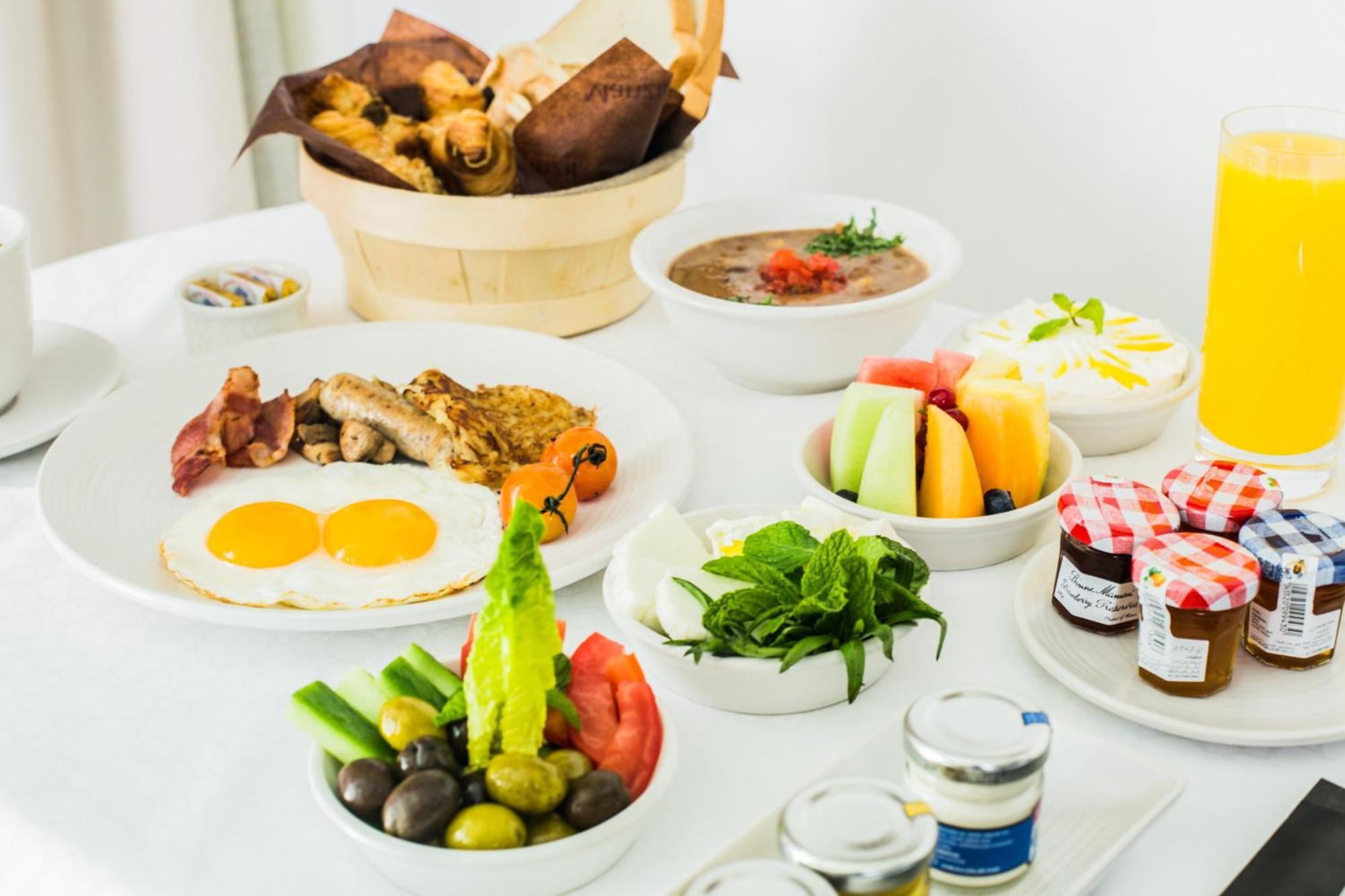 Palace Dubai Creek Harbour Exterior foto Turkish breakfast